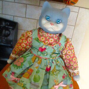 Goebel Betty Jane Carter Honeysuckle 14" Porcelain Musical Cat 1996 120 of 500